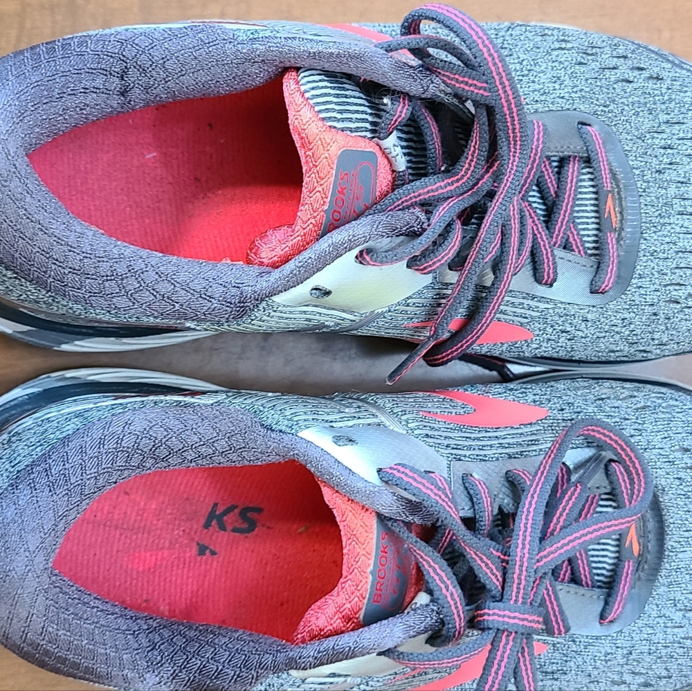 Womens brooks